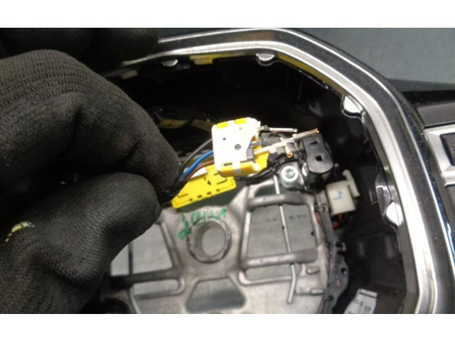 Volant Peugeot 2008 II 2020 98255044ZD  