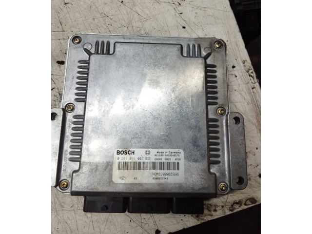 Řídící jednotka 8200233343, 0281011087   Volvo S40, V40 2003
