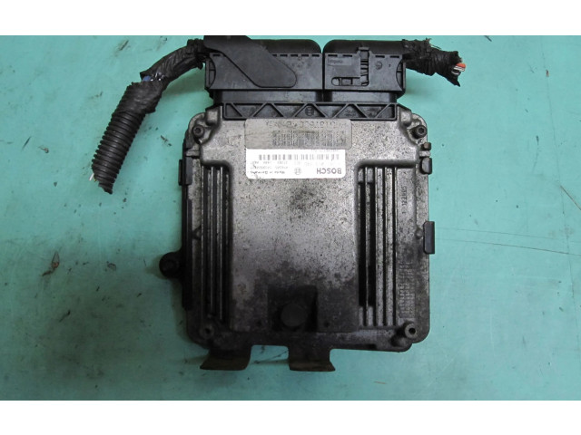 Блок управления двигателя 0281013845   Jeep Patriot