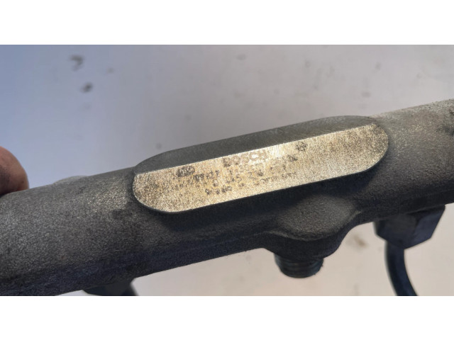 Vstřikovací lišta 0445216002   BMW 5 E39  pro naftový motor 2.9  