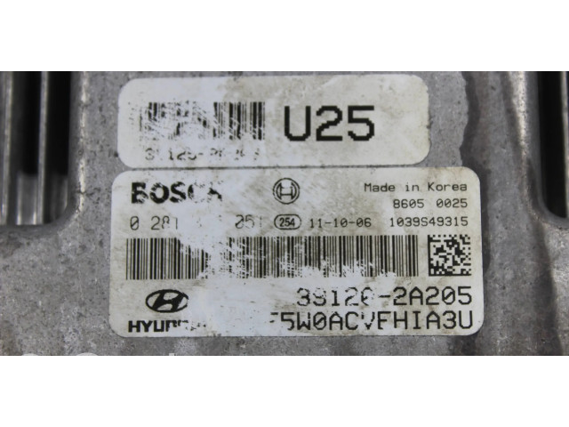 Řídící jednotka 0281018051, 391202A205   Hyundai i40 2012