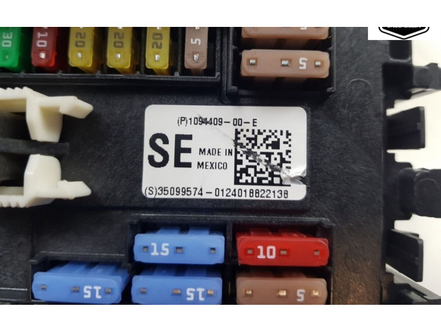 Блок предохранителей  109440900E, 109440900E   Tesla Model S    