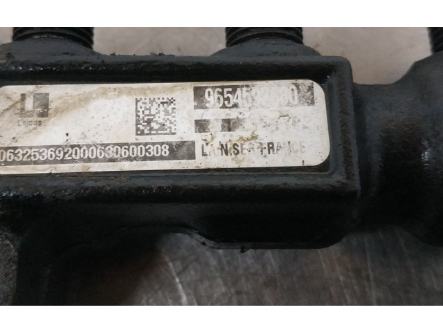 Топливная рампа 9654592680   Citroen Jumpy  