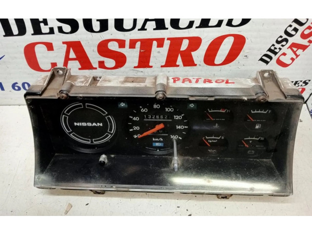 Přístrojová deska  Nissan Patrol Y60    