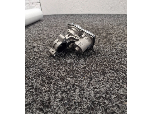 Клапан EGR 8576810   BMW 5 G30 G31