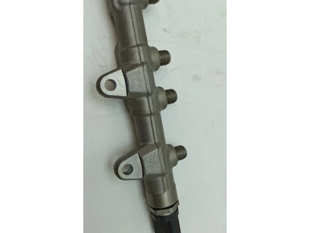 Vstřikovací lišta 8514154, 0281002949   BMW X4 F26  pro naftový motor 2.0  