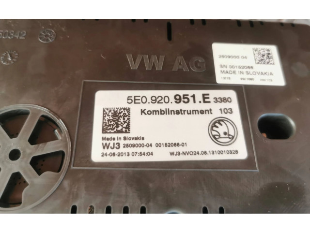 Přístrojová deska  Skoda Octavia Mk3 (5E) 2014 5E0920951E  