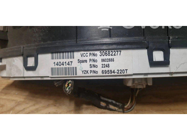 Přístrojová deska  Volvo XC70 2005 30682277  