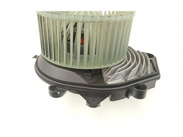 Вентилятор печки    8D1820021, 740221233F   Volkswagen Passat Alltrack