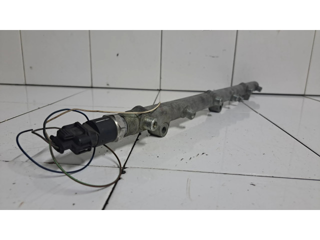 Vstřikovací lišta 0445216002, 008190   BMW 5 E39  pro naftový motor 2.5  
