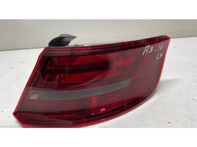 Задний фонарь правый 8V4945096C    Audi A3 S3 8V   2013-2019 года
