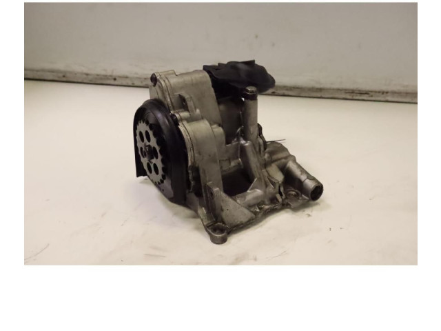 Масляный насос  1WW 1605902  Toyota Verso 