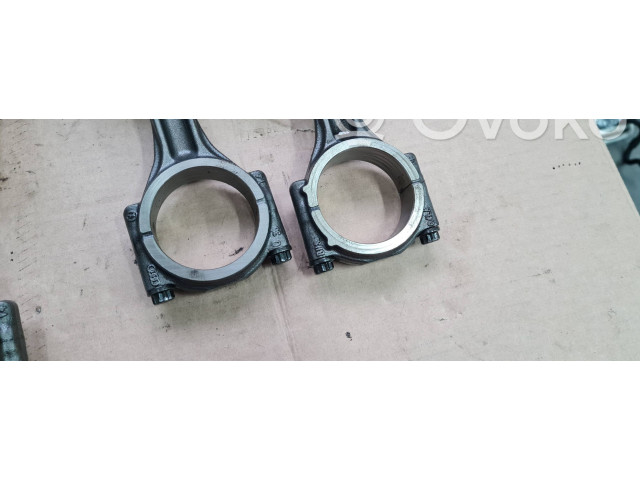 Píst 81L155   Audi A4 S4 B9    DEU DEUA 