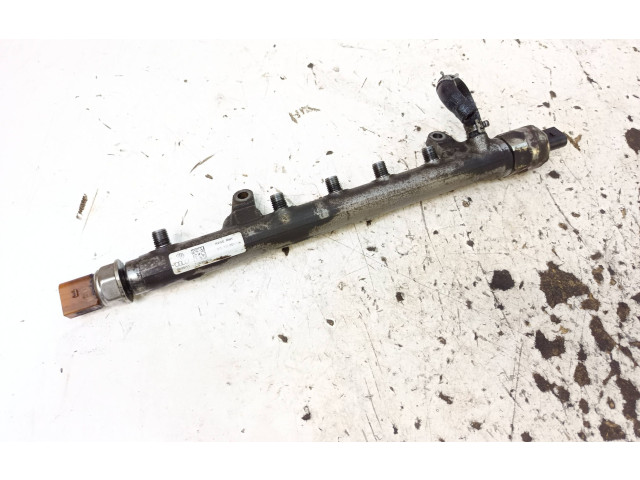 Vstřikovací lišta 03L906054A   Volkswagen PASSAT B7    CAY 