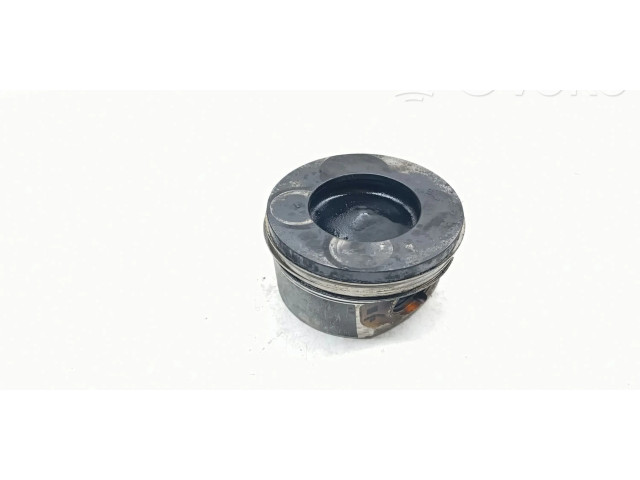 Píst 84L117   BMW 3 F30 F35 F31  pro naftový motor 2.0 N47D20C 
