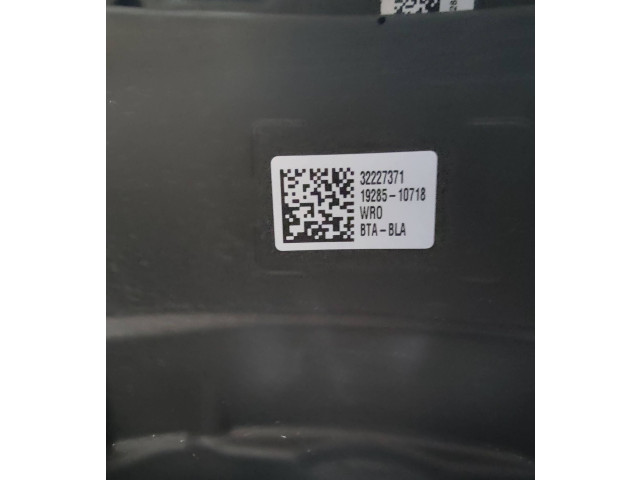Volant Volvo V60 2020 32227371, 1928510718  