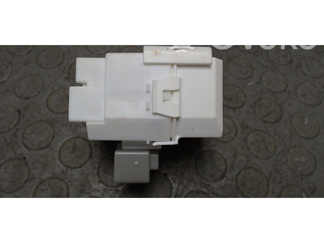 Блок предохранителей  MN108928   Mitsubishi Colt    