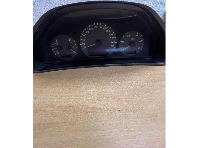 Přístrojová deska  Mercedes-Benz E W210 2000 87001357, A2105402911  