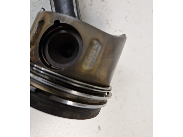  Поршень с шатуном OM646.980   Mercedes-Benz Vito Viano W639  