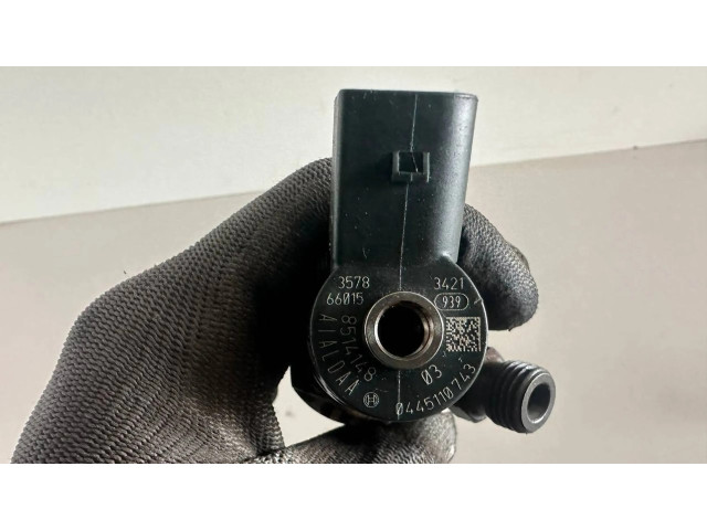 Vstřikovač 8514148   BMW 4 F32 F33  pro naftový motor 2.0  