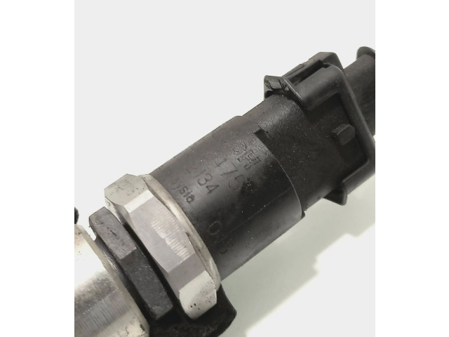 Vstřikovací lišta 0445216002, 0281002475   Opel Omega B2     