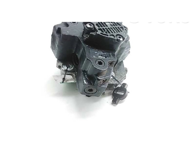 Vstřikovací čerpadlo 8689590   Volvo XC70    D5244T 