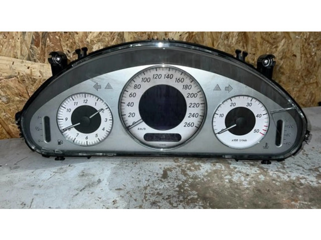Панель приборов A2115405711, 110080250015   Mercedes-Benz E W211       