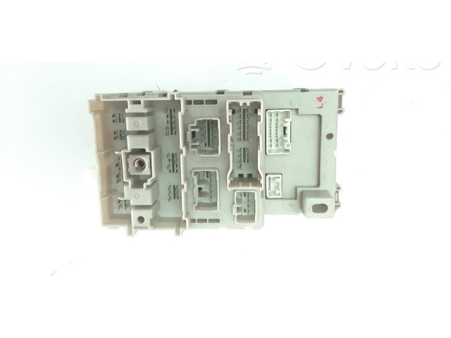 Pojistková skříňka Řídící jednotka BSM 8273142010   Toyota RAV 4 (XA10) 2002