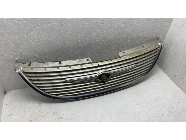 Передняя решётка Chrysler Grand Voyager IV 2001-2007 года 4857522AA      