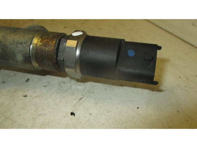 Vstřikovací lišta 0445216002   BMW 5 E39  pro naftový motor 2.5 M57 D25 (256D1) 