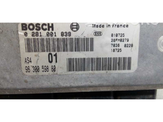 Řídící jednotka 9630059880, 0281001839   Peugeot 106 2001
