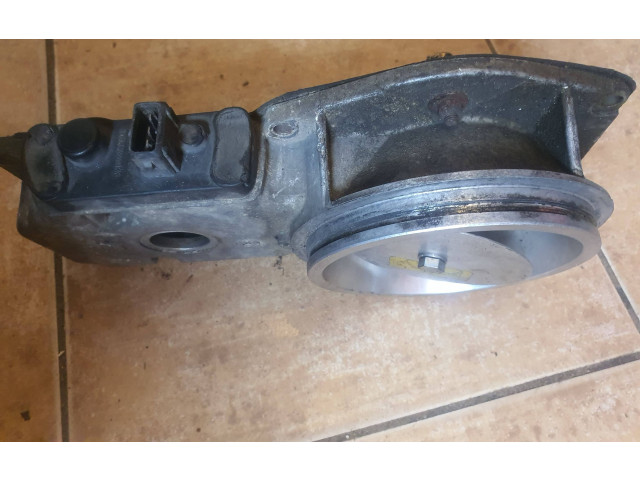 Vstřikovací lišta 0438121076, 051133353   Audi A6 S6 C4 4A     