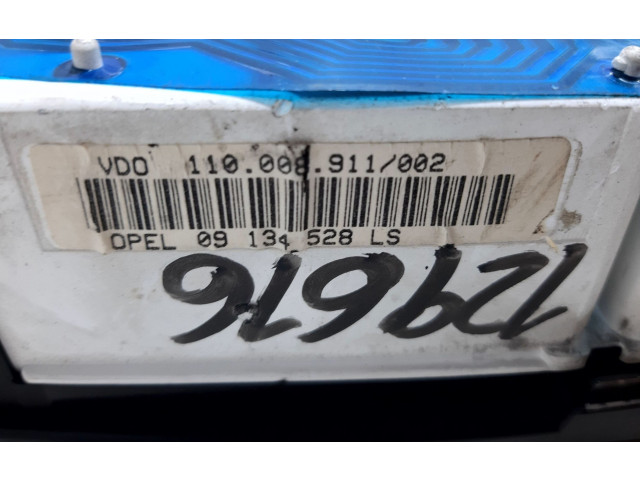 Přístrojová deska  Opel Vectra B 2000 09135528LS, 129616  
