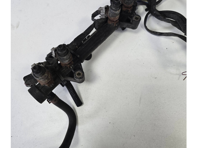 Vstřikovací lišta 047906031c   Volkswagen Touran I     