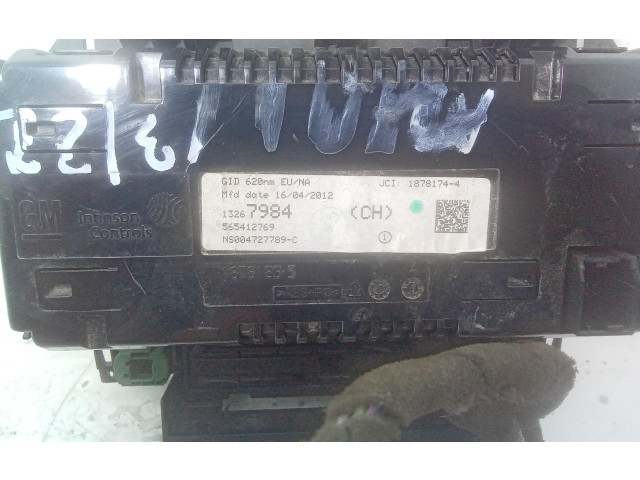 Přístrojová deska  Opel Astra J 2012 13267984, 13267984  