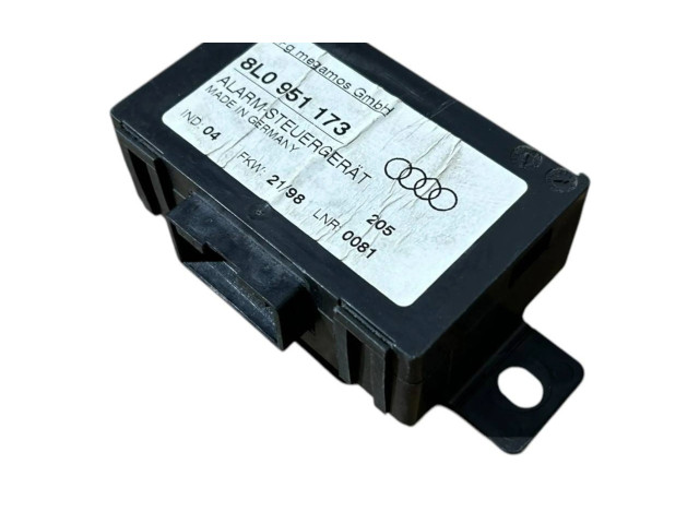 Pojistková skříňka Блок управления сигнализации 8L0951173   Audi A8 S8 D2 4D 2000