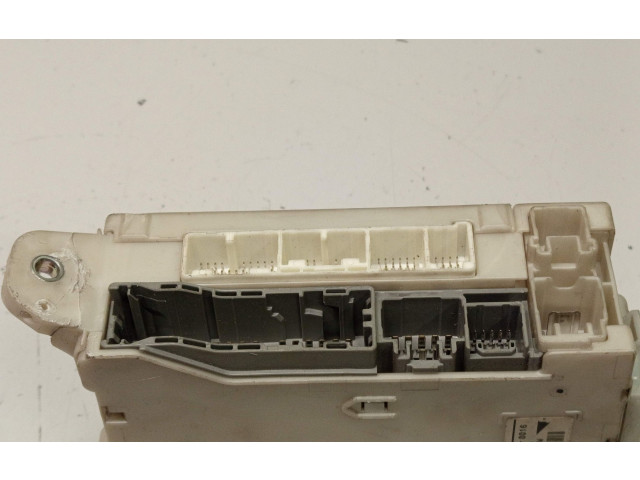 Блок предохранителей 8273030272, 703020016   Lexus GS 300 350 430 450H    