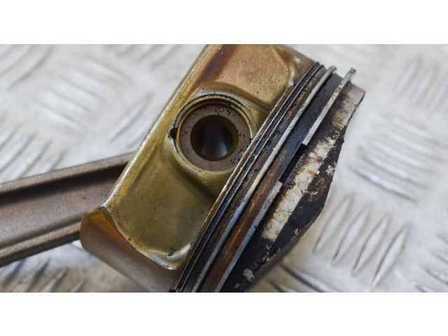 Píst 75244937521300   BMW 7 E65 E66  pro benzínový motor 6.0 N73 B60 A 
