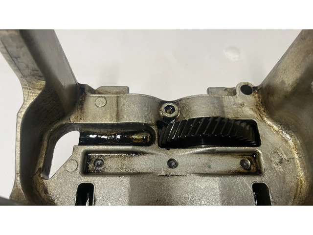 Масляный насос   FB5E6K360BE  Ford Mustang VI 2.3
