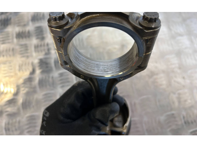  Поршень  326368  Maserati Levante  