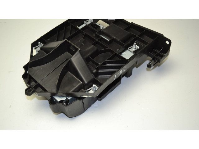 Экран дисплея вверх     9825001480, NS32819980    Peugeot Expert 