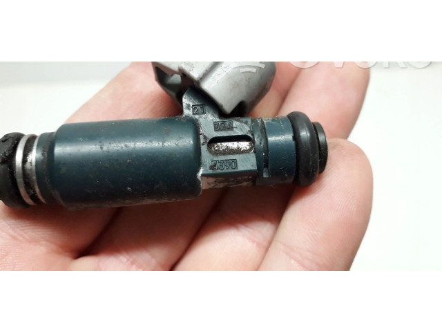 Форсунка 213244390    Nissan Altima   