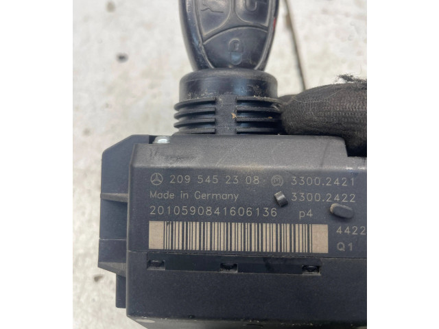 Řídící jednotka 2095452308, 33002422   Mercedes-Benz C W203 2003