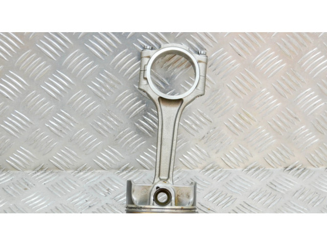  Поршень F160AM 288525, 326368  Maserati Ghibli для бензинового двигателя 3.0