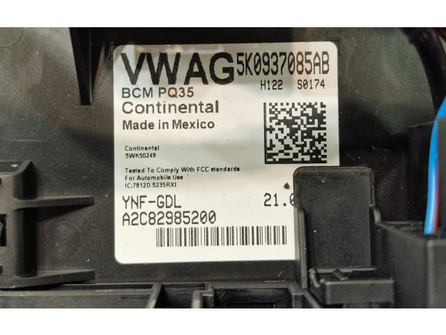 Vstřikovač 5K0937085AB   Volkswagen PASSAT B7 USA     