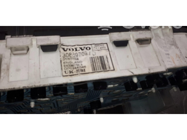 Pojistková skříňka Спидометр (приборный щиток) 30889709D   Volvo S40, V40 2000