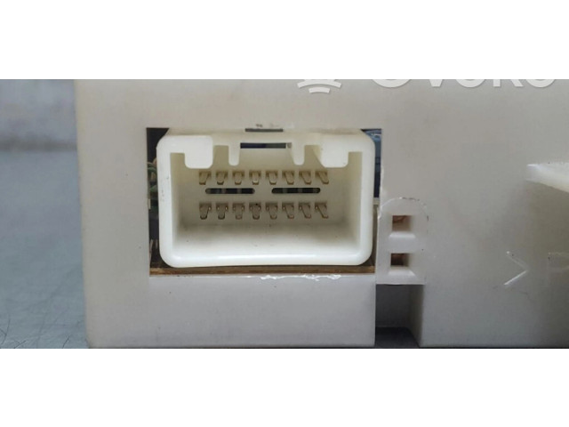 Дисплей    9J16, 9J16   Mazda 323 F