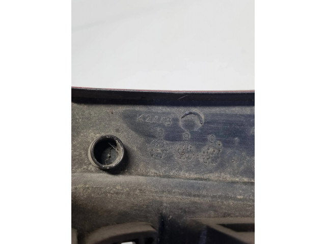 Передняя решётка Mazda 323 1986-1989 года BS0750711      