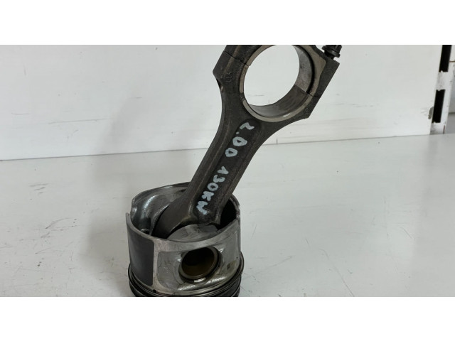 Píst 7803033, 7807345   BMW 3 E92 E93  pro naftový motor 2.0  
