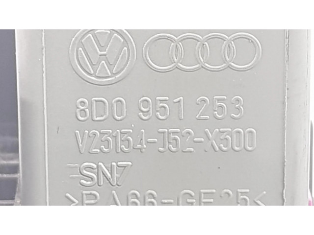 Блок предохранителей 7L0937548C   Audi Q7 4M    